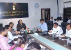 *कलेक्टर ने टीएल बैठक में की योजनाओं की समीक्षा, घटिया निराकरण पर बिजली विभाग को नोटिस, आयुष्मान कार्ड नहीं बनाने पर जताई नाराजगी*